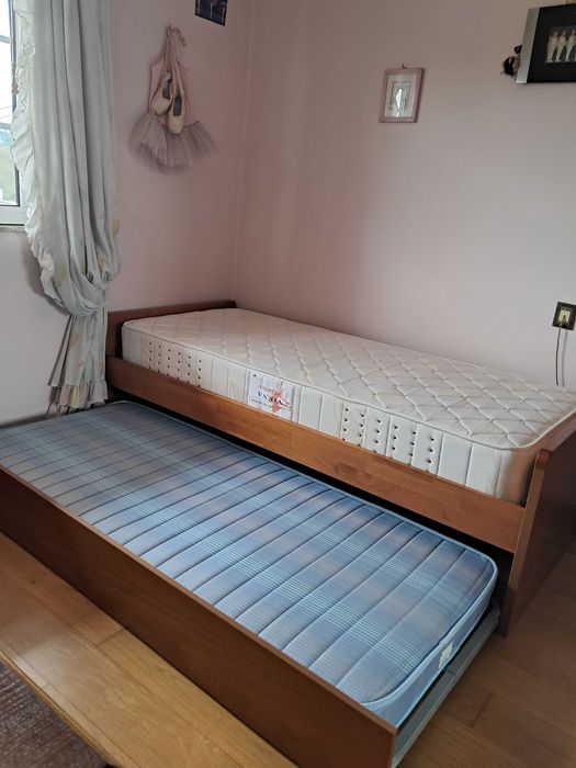Cama-gaveta 90X200 cm + 2 colchões como nova