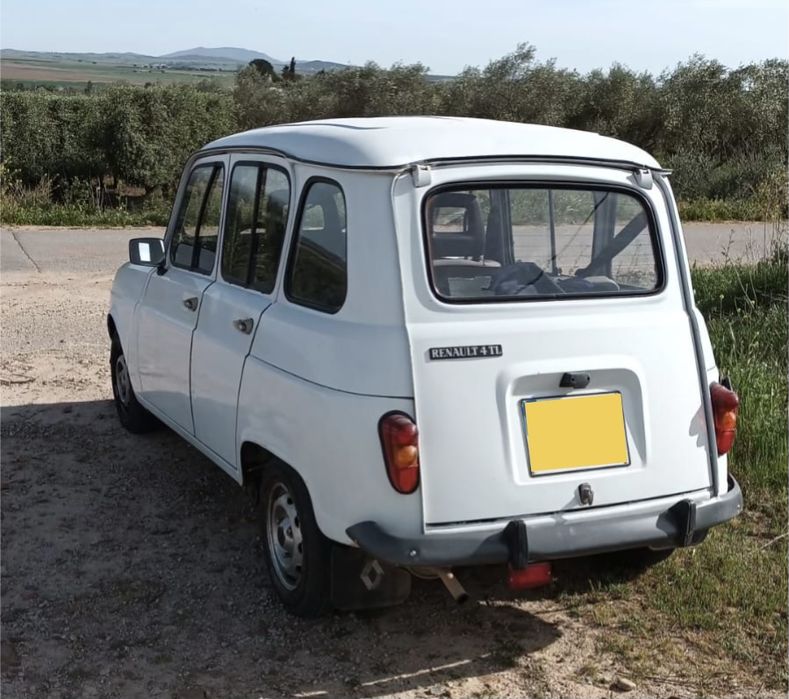 Renault 4L  em excelente estado