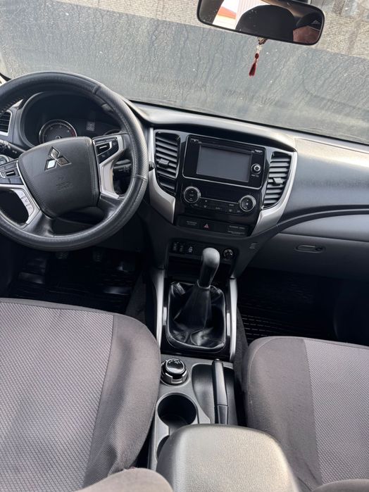 Автомобіль L-200