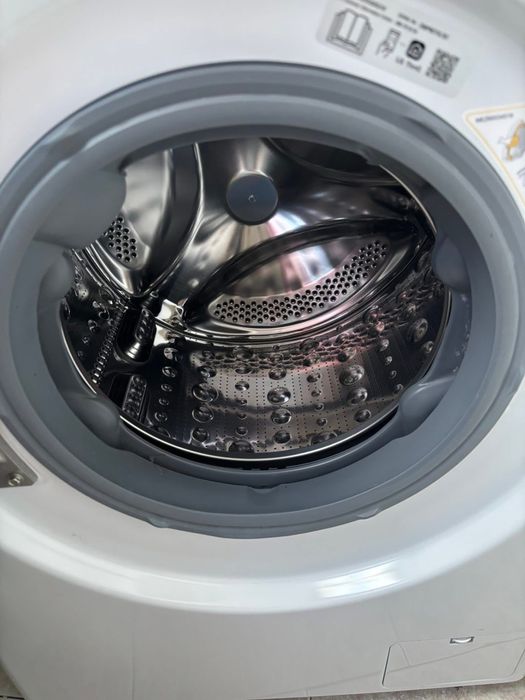 Maquina de lavar e secar roupa  LG