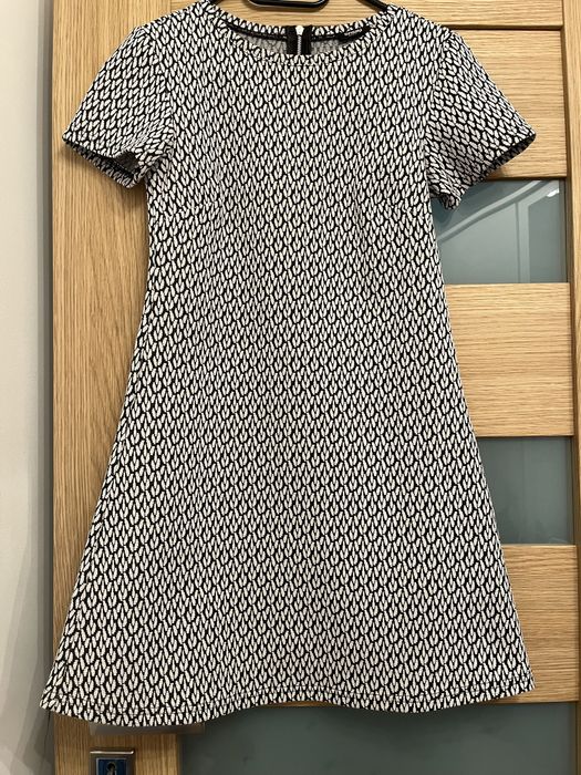 Sukienka z krótkim rękawem Sinsay XS