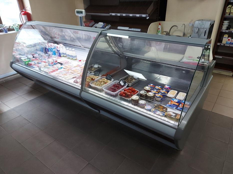 Продам холодильные витрины