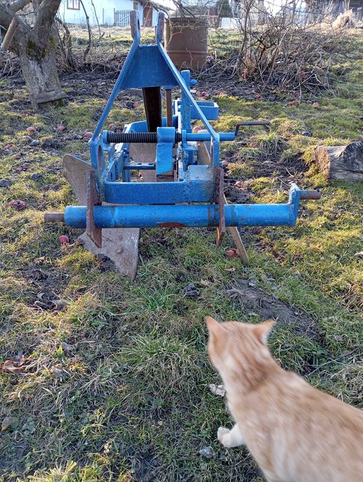 Плуг до трактора