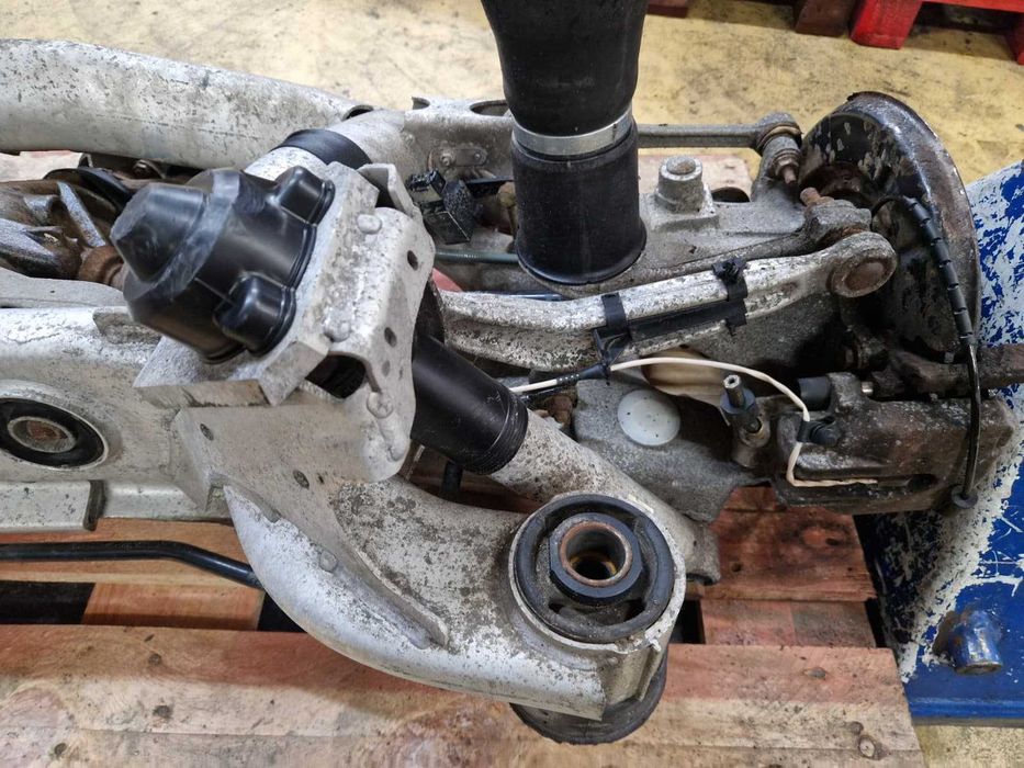 Eixo traseiro usado BMW SERIE 5 E39 525i 192CV diferencial 3.38 transmissões charriot
