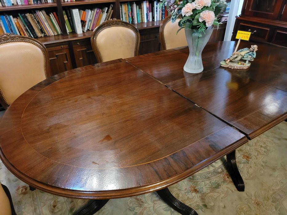 Mesa de sala em madeira com dois pés de galo - extensível - Só a m