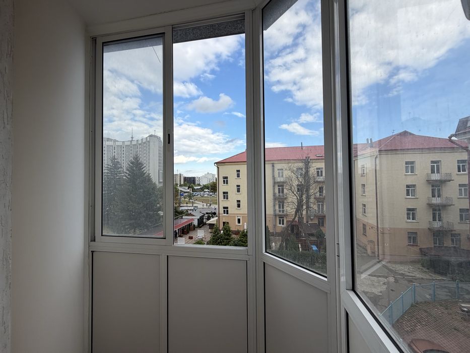 Оренда 2-кімнатна квартира  67 м² , вул .Лазаренка, 4Б , паркомісце , з тваринами можна