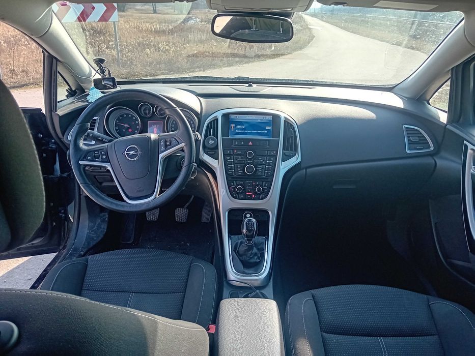 Opel astra j kombi 1.6 turbo