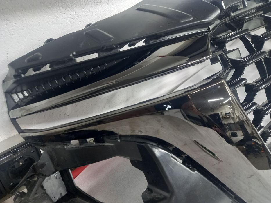 Mazda cx60 grill przedni z jedna listwą czarna