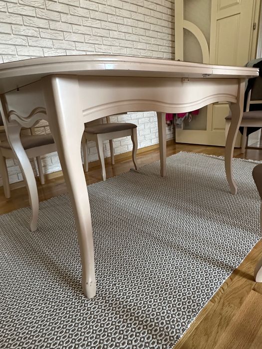 Стіл та стільці для кухні