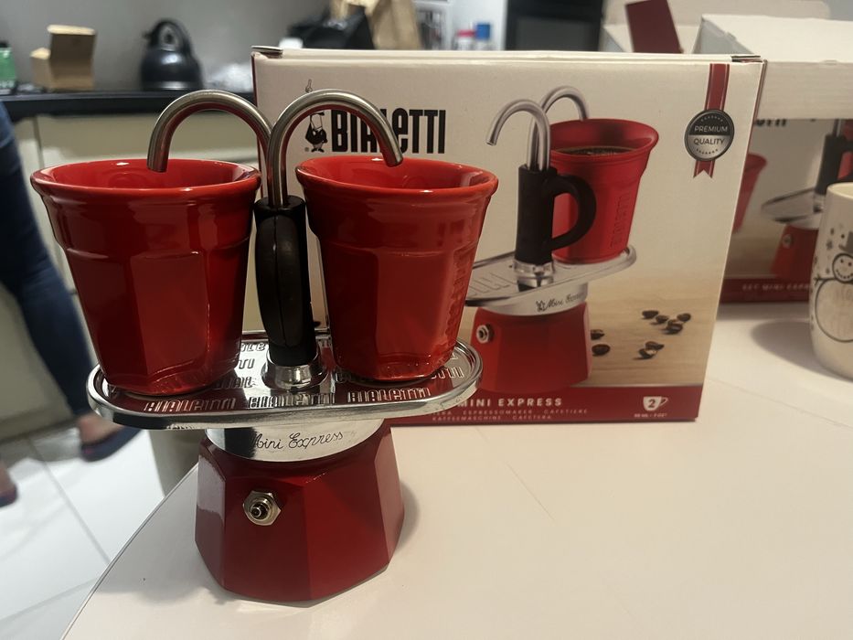 Bialetti mini Express + dwie filizanki