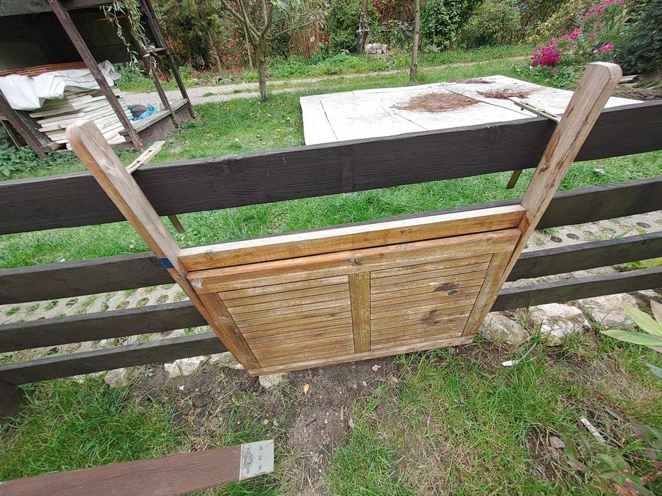 Stolik drewniany balkonowy montowany na barierkę 50 x 80 cm składany