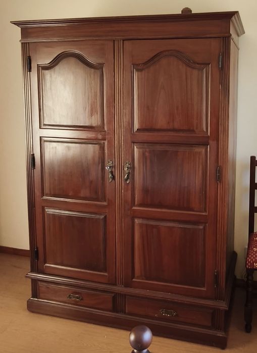 ROUPEIRO de Quarto em Ótimo Estado