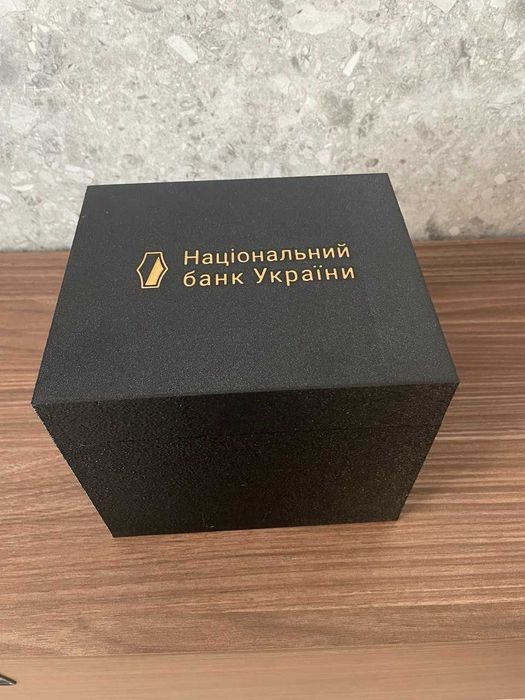 Бокс для  квадратних буклетів НБУ з монетами 15 комірок.