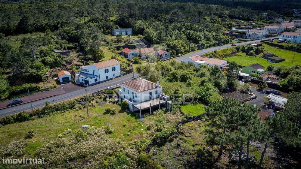 Moradia Renovada com Vista para a Ilha de São Jorge – Santa Luzia,...