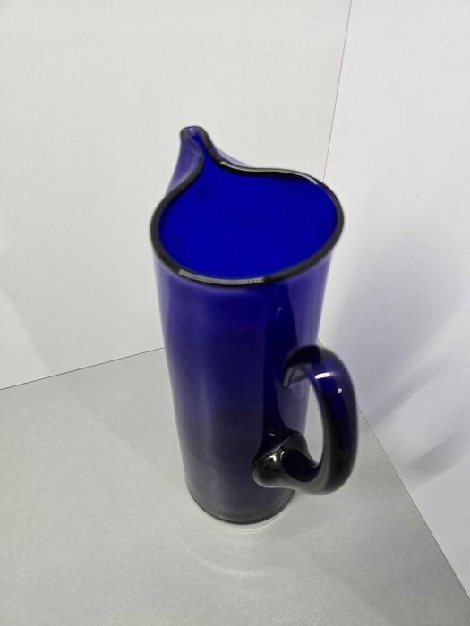 Dzbanek kobaltowy z okresu PRL-U