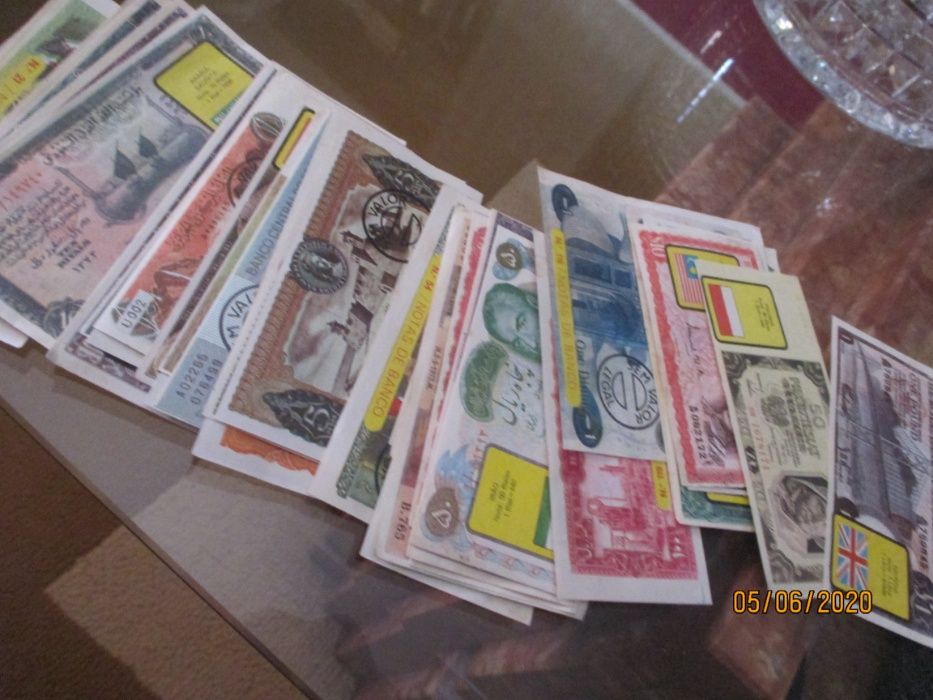 Cromos da coleção Notas de banco de todo o mundo