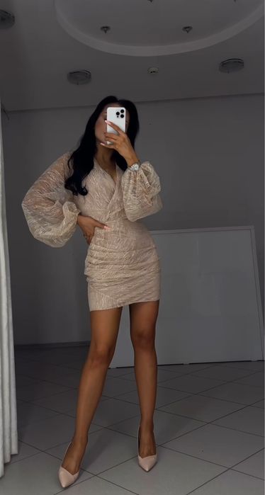 Блискуча святкова сукня