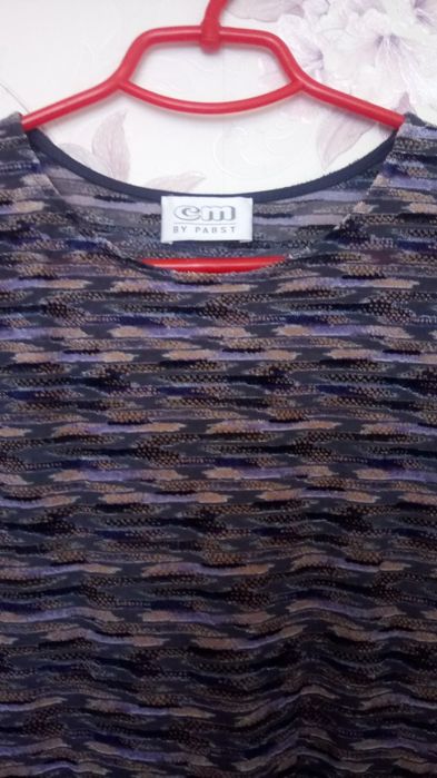 Продам свитер синий