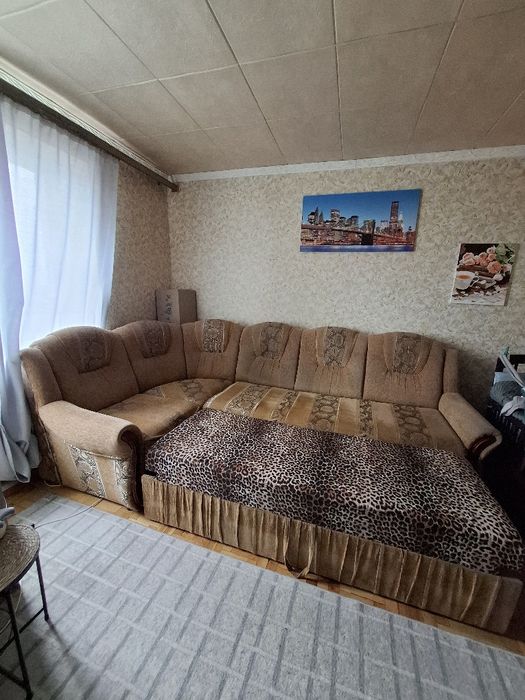 Продам диван на перетяжку