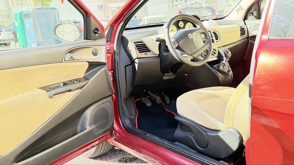 Lancia ypsilon 2005