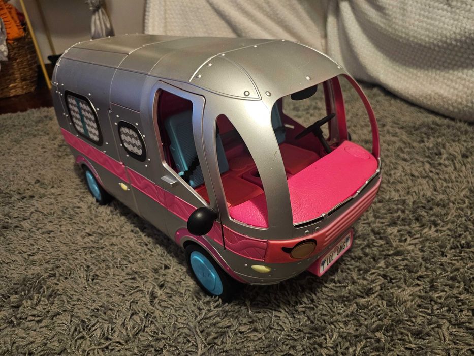 Caravana LOL cor de rosa