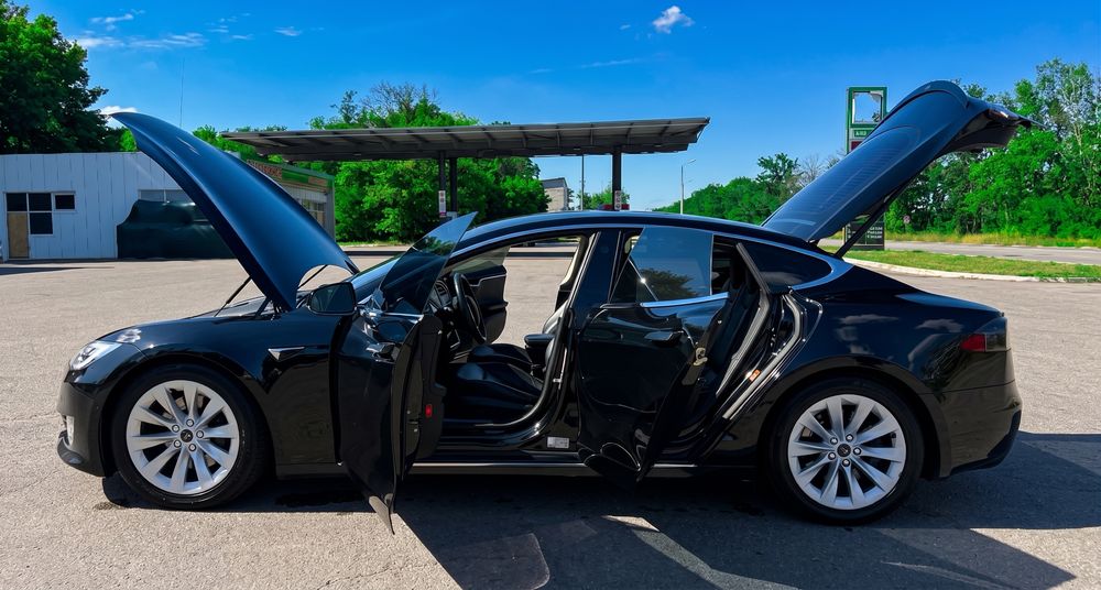 Tesla model s 90