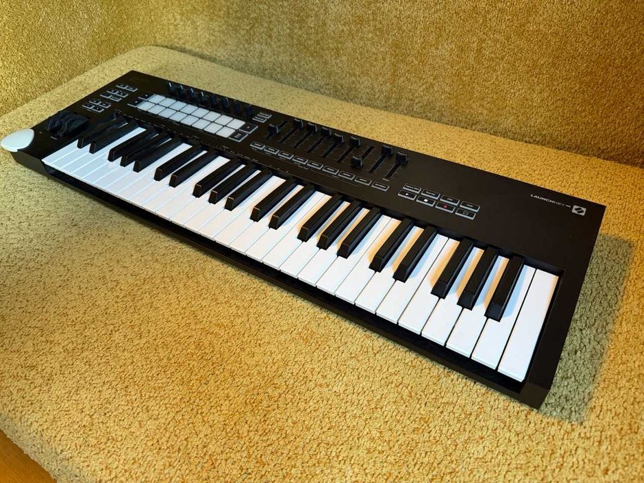 Novation Launchkey 49 MK3 klawiatura MIDI 49