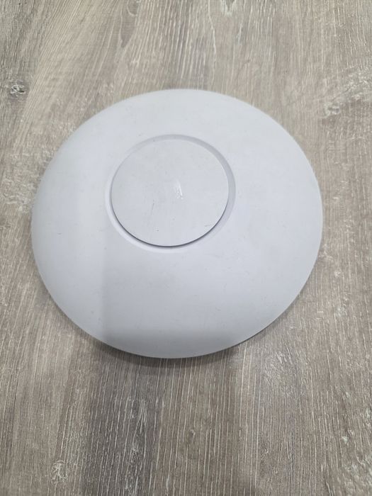 Точка доступу Ubiquiti UniFi AP AC PRO