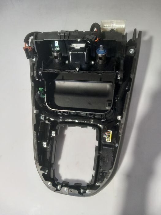 Moldura da consola central / rádio / aro KIA Carens IV