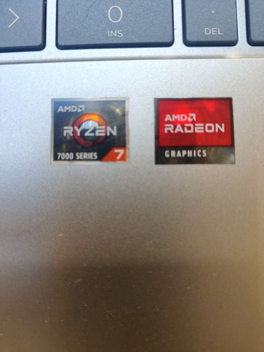 Laptop HP AMD 7000