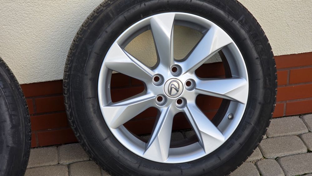 koła Lexus rx 18 cali z oponami zimowymi 225/60/18