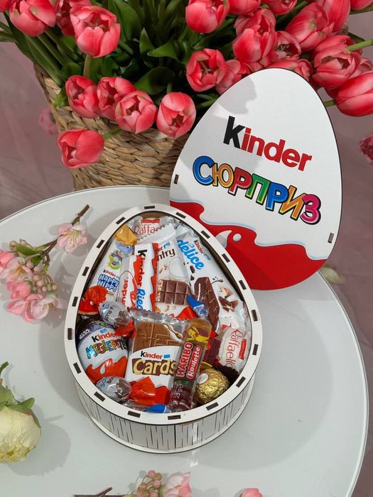 Ідеальний подарунок до 8 березня. Солодкий бокс з Kinder та Raffaello
