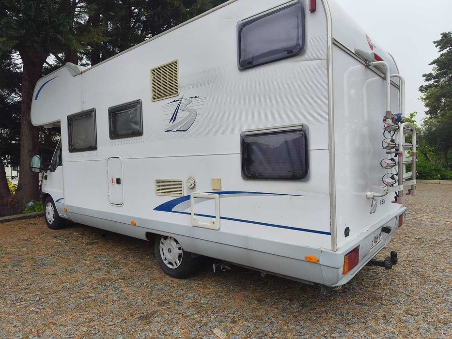 BÜRSTNER A576 Fiat Ducato 2.8 JTD, apenas 91.700 kms, painel solar, ar condicionado, 6 lugares para dormir.
