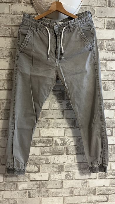 Szare męskie joggery Pull&bear rozm. 31