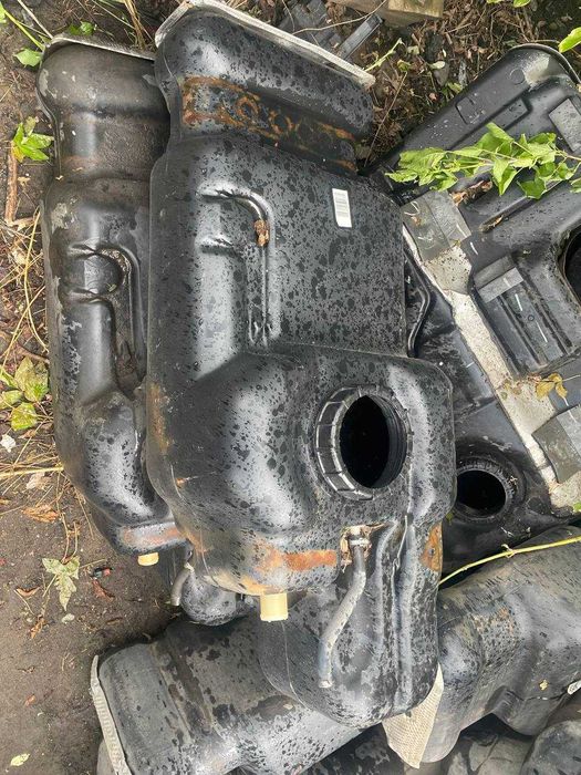 Паливний бак, топливный бак Nissan Navara D40 Nissan Pathfinder R51