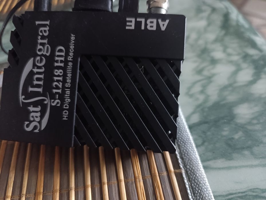 Телевізор Strong SRT 32HZ4003N в гарному стані.