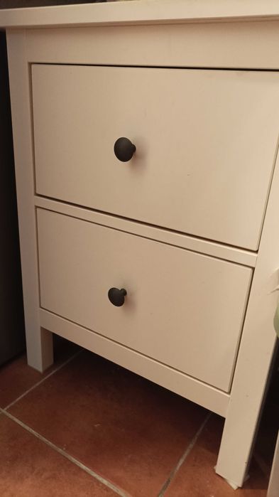 Mesa de cabeceira IKEA