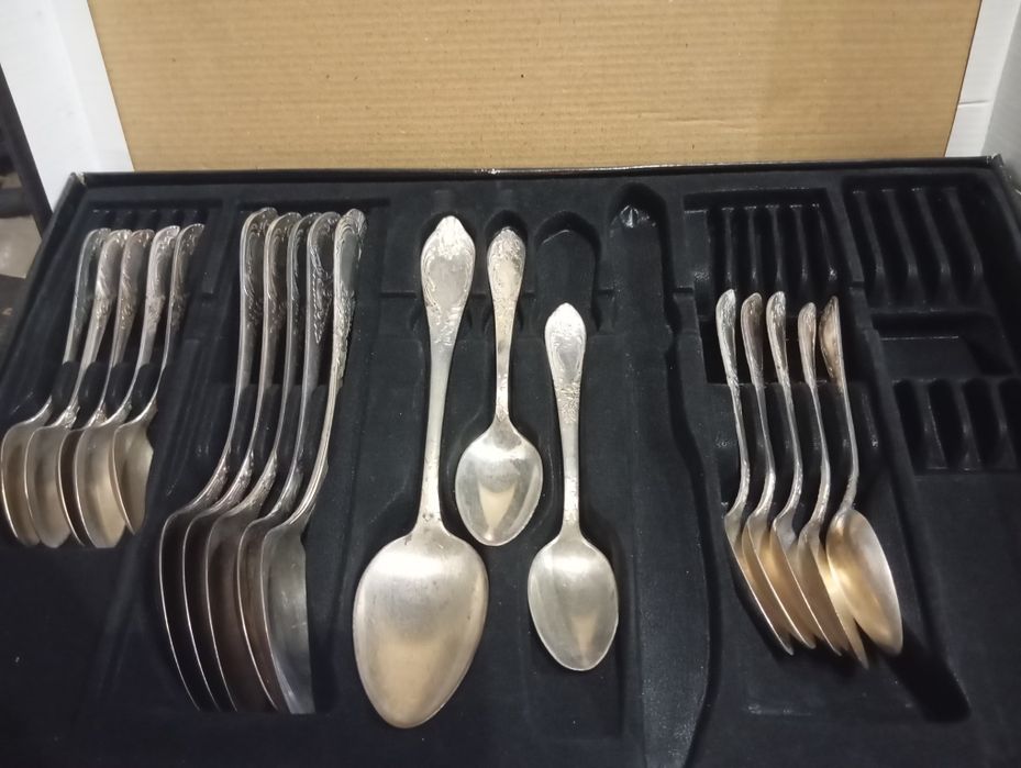 Наборы столовых приборов