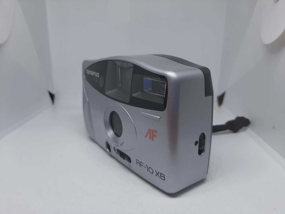Analogowy aparat Olympus AF-10 XB + etui