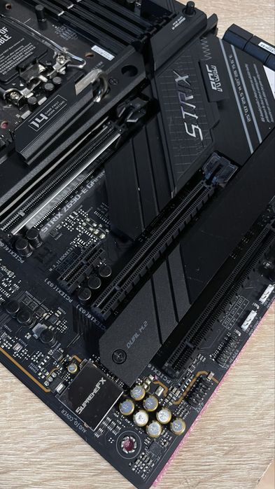 ASUS ROG Strix Z690-E Gaming Wi-Fi Материнська плата LGA 1700