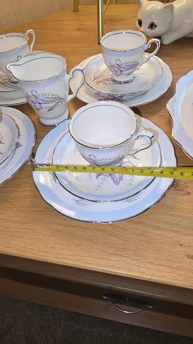 ROYAL STAFFORD BONE CHINA Cirka-1960 Demitasse Tulip set.