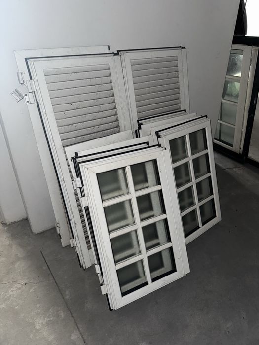 Conjunto janelas e portas e portadas em aluminio lacado