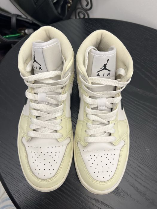nike jordan 1 mid
