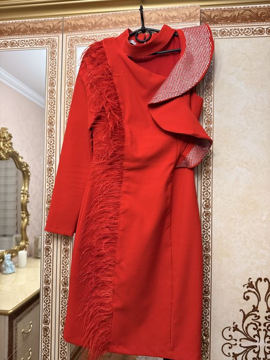 Плаття нарядне червоне