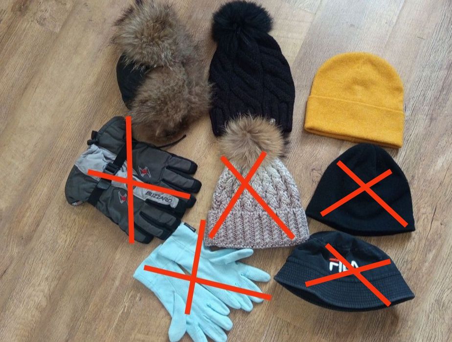 Шапки теплые разные, перчатки