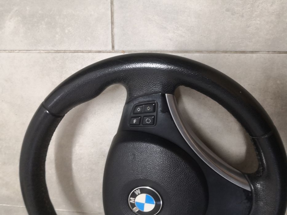 Kierownica multifunkcyjna BMW e87 e81 e82 e88 e90 e91 e92 z podusz #23