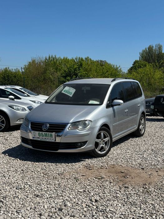 Продам Volkswagen Touran 2006 рік можлива розстрочка,кредит,обмін!
