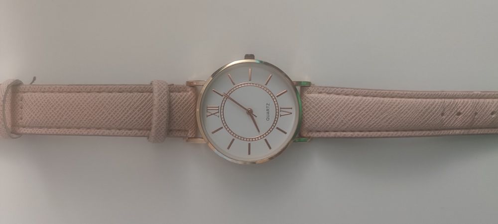 Zegarek damski na pasku