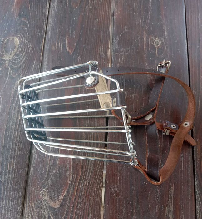 Металлический намордник , строгий ошейник  на большую собаку