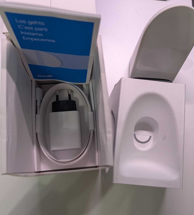 Беспроводная зарядка Google Pixel Stand 2 (GA03002)